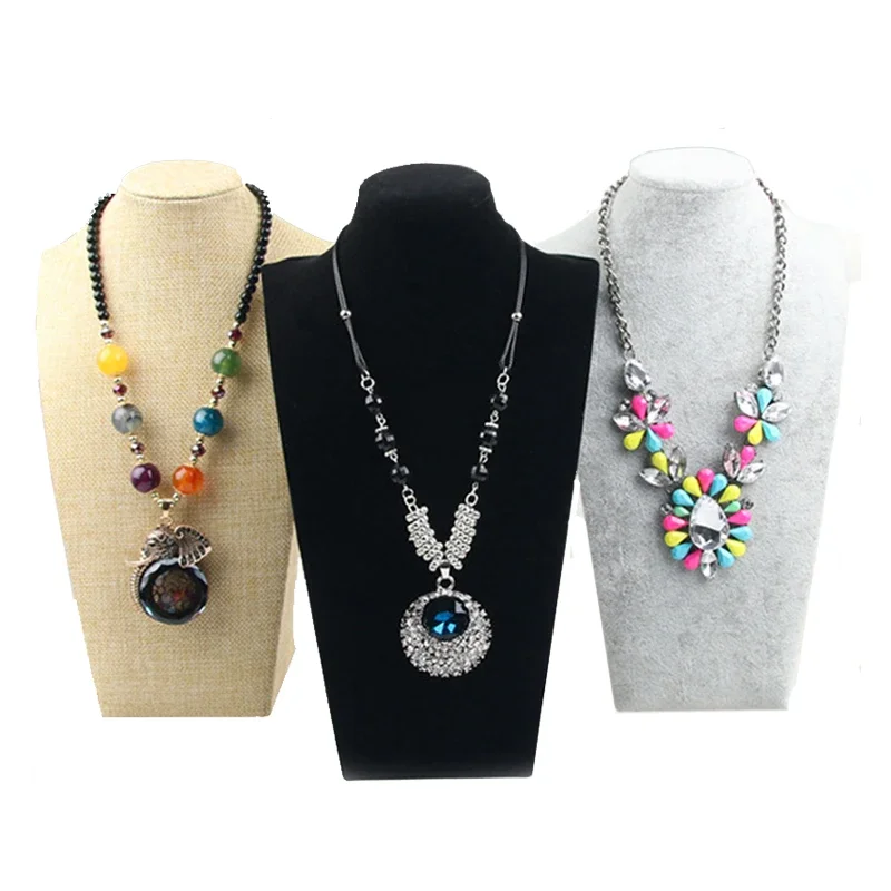 Velvet Portrait Necklace Displ - огляд і ціна Body Jewelry Display Ideas