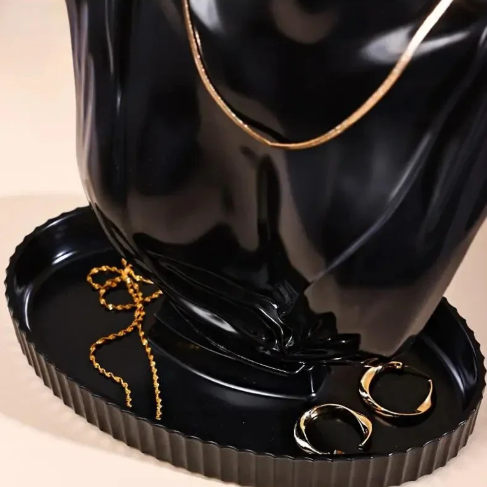 Portrait Neck Necklace Display - огляд і ціна Body Jewelry Display Ideas